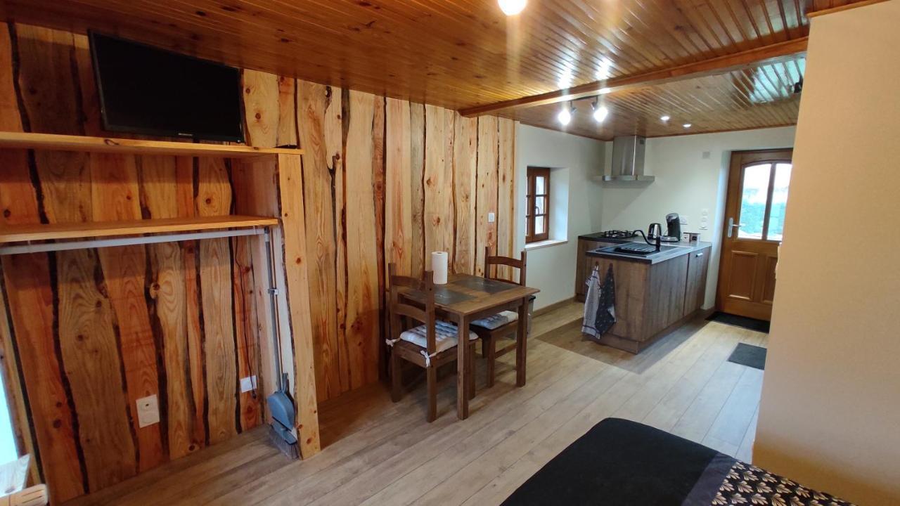 Studio Chaleureux Dans Les Monts Du Forez Verrieres-en-Forez Exterior foto
