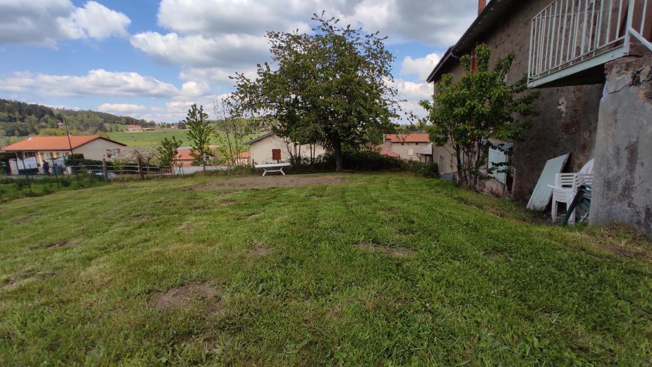 Studio Chaleureux Dans Les Monts Du Forez Verrieres-en-Forez Exterior foto